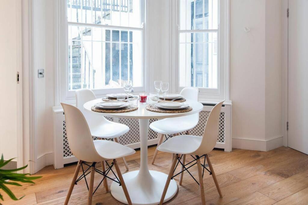 Charming Stylish One-Bedroom Apartment Лондон Экстерьер фото